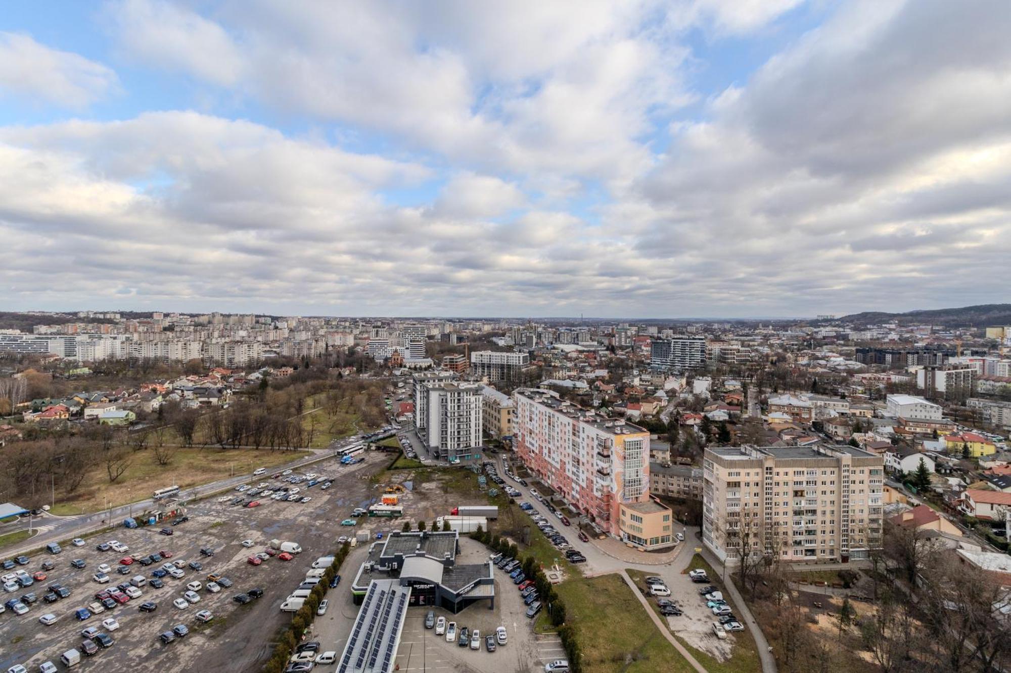 77 Views Apartments By Inshi Lviv Kültér fotó