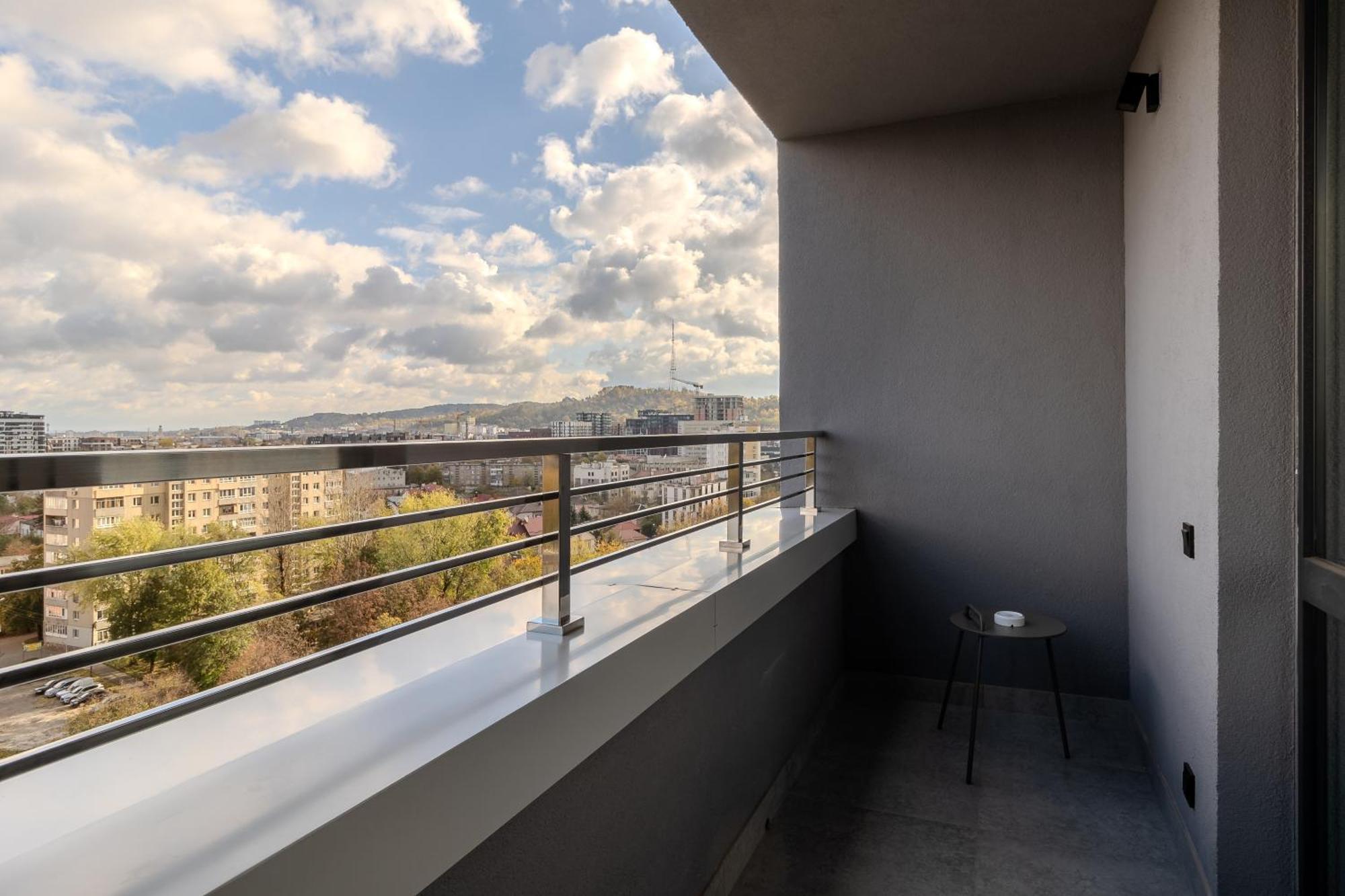 77 Views Apartments By Inshi Lviv Kültér fotó